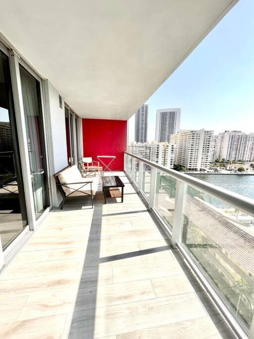 Luxury Condo Steps From Beach Hallandale Beach Kültér fotó